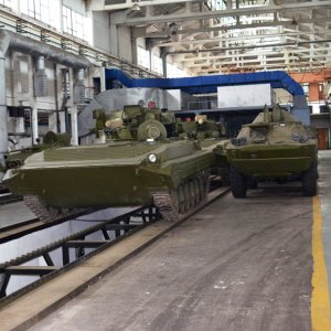На Житомирському бронетанковому заводі виготовляють, ремонтують і модернізують бронетехніку. ФОТО. «До» і «після» ремонту